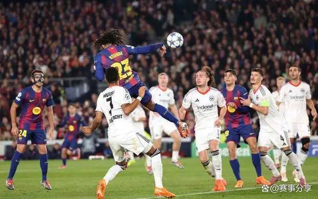 亚马尔超越姆巴佩创欧冠新史，巴萨2-1翻盘直通欧冠16强