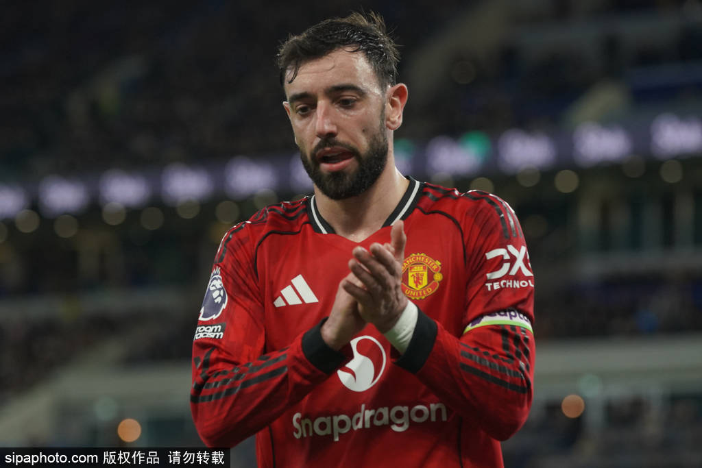 B费开出续约曼联两大条件：斩获欧冠资格+一人必在阵中