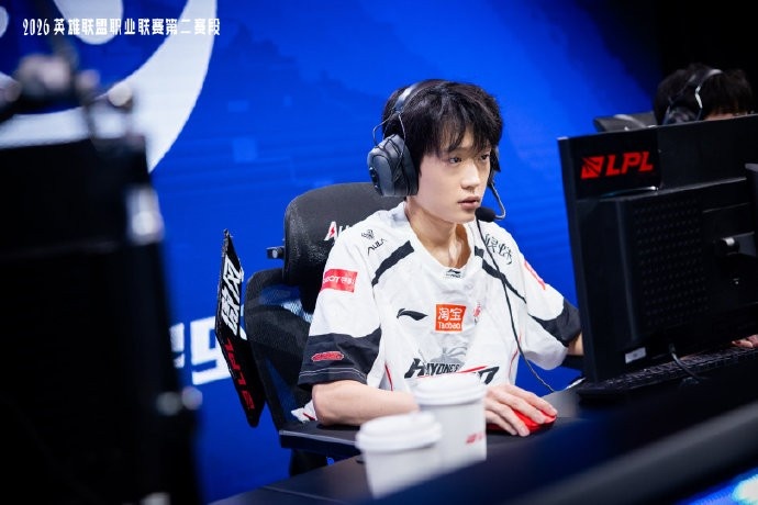 LPL发布AL赛后返图:乘风破浪,越战越勇,恭喜AL拿下胜利!