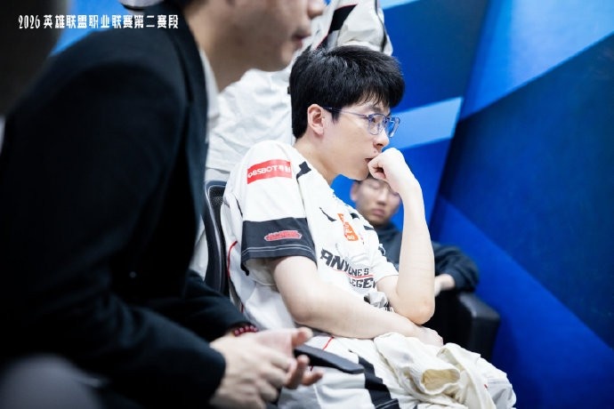 LPL发布AL赛后返图:乘风破浪,越战越勇,恭喜AL拿下胜利!